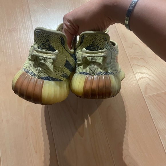Yeezy Boost 350 V2 'Semi Frozen Yellow 2017 - Picture 3 of 5
